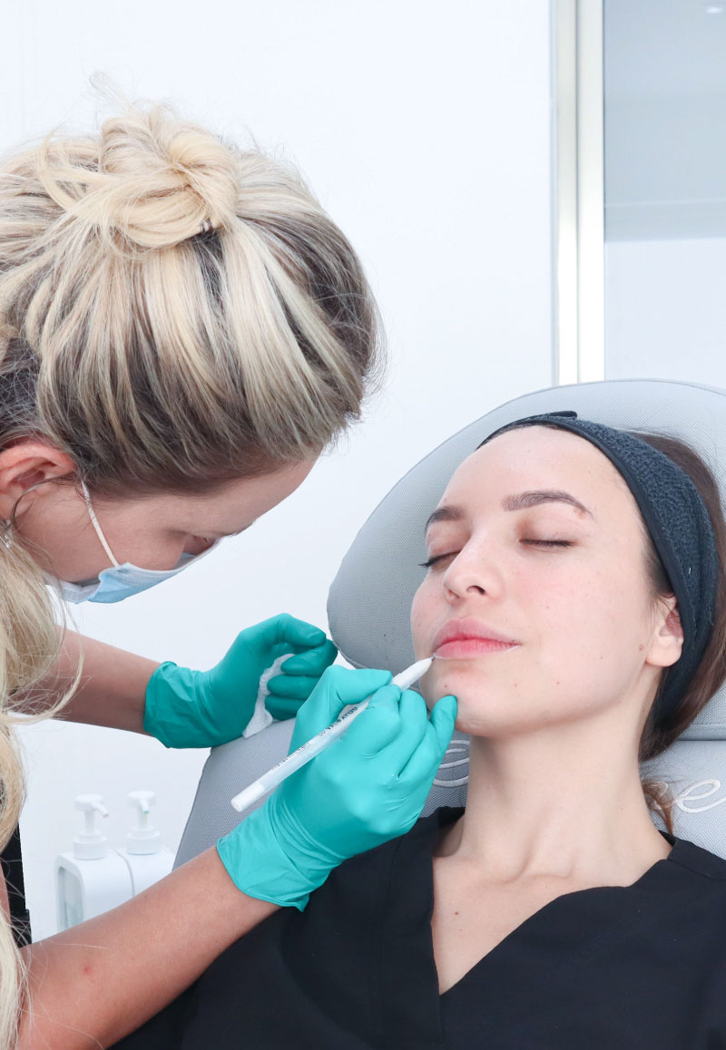 Color en labios by Oneline Beauty Clinic